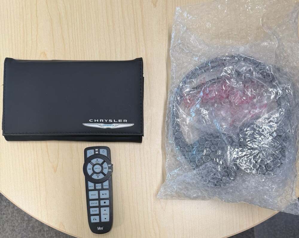 Chrysler Town & Country 2013 Owner Manuals Remote Headphones Kit
